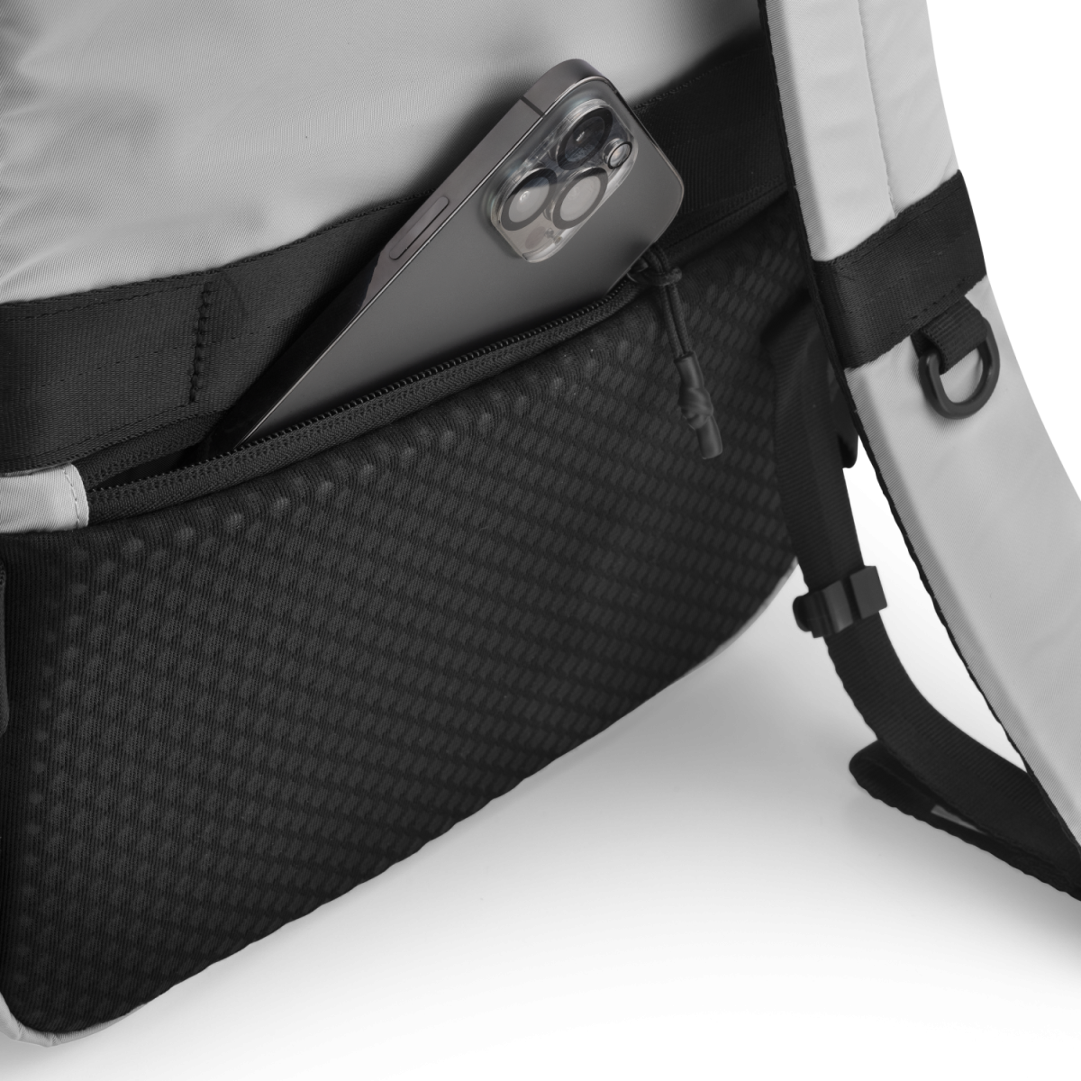 Crash-Baggage_bags_Hard-Mesh-Backpack_Silver_std_07 Crash-Baggage_bags_Hard-Mesh-Backpack_Silver_std_07