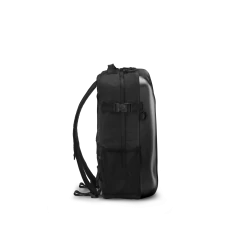 Crash-Baggage_bags_Iconic-Backpack_Black_std_03