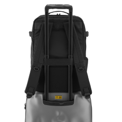Crash-Baggage_bags_Iconic-Backpack_Black_std_08