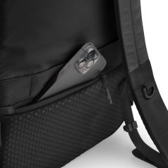 Crash-Baggage_bags_Iconic-Backpack_Black_std_10