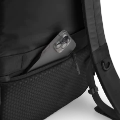 Crash-Baggage_bags_Iconic-Backpack_Black_std_10